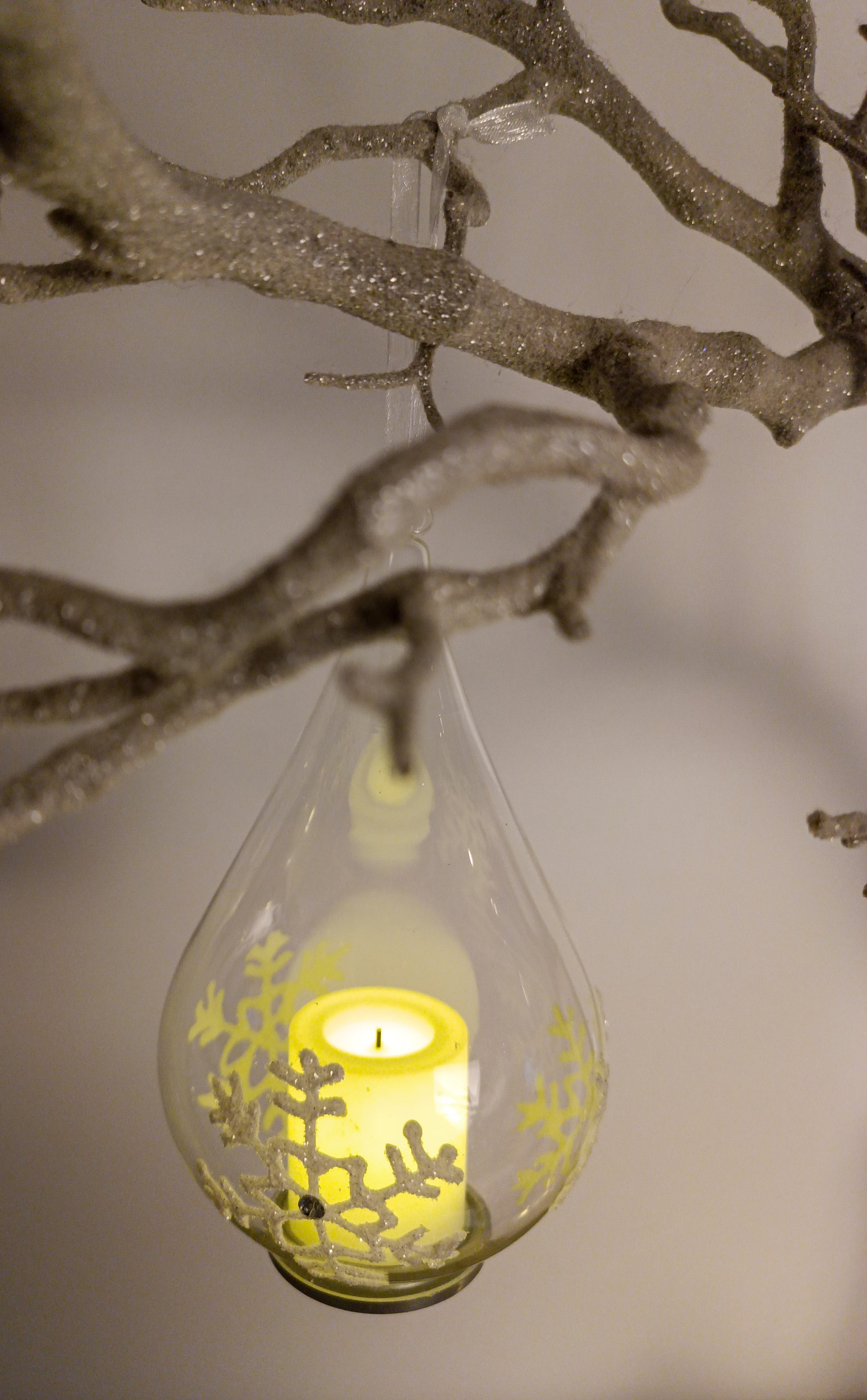 Weihnachtskugel Tropfen mit LED-Kerze