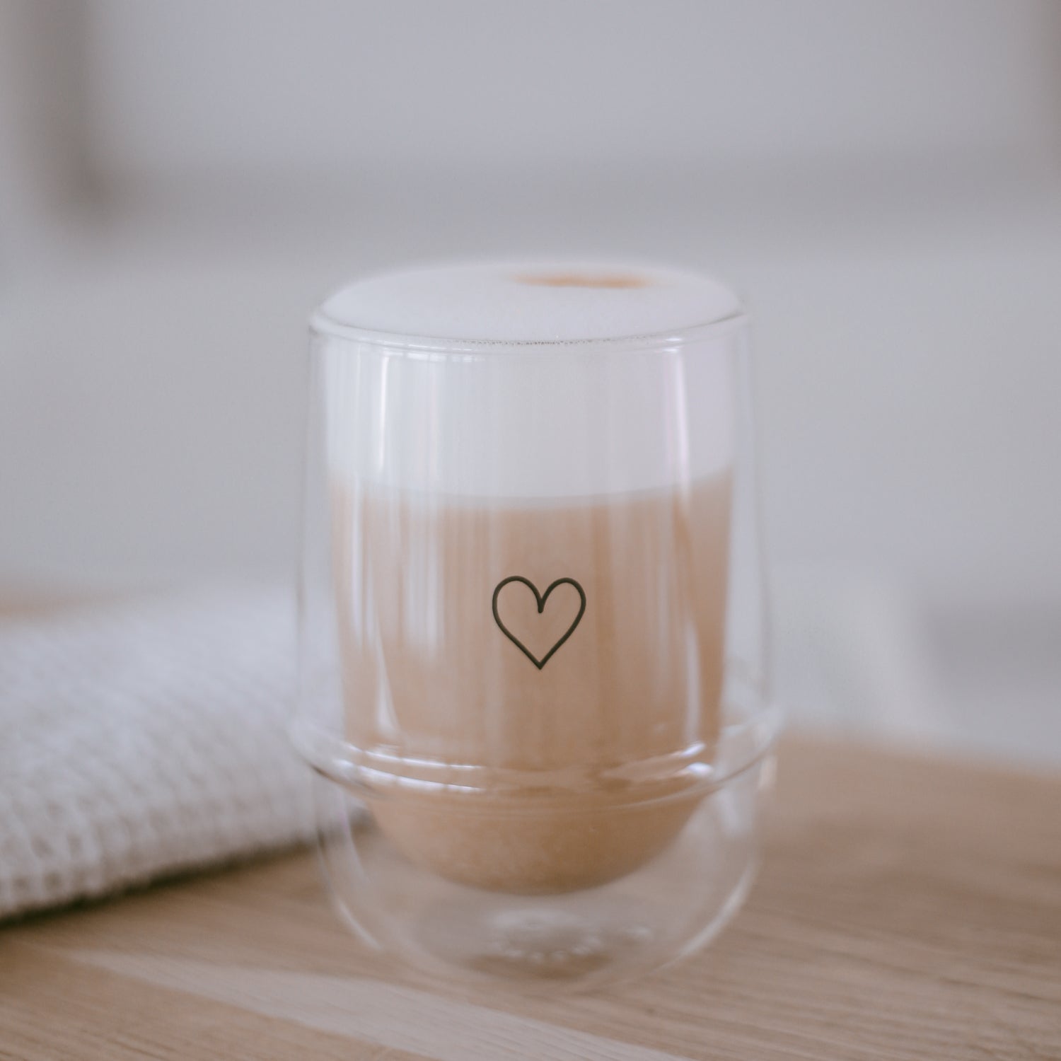 Doppelwandiges Latte Macchiato Glas Herz (Eulenschnitt) - Shades of Home
