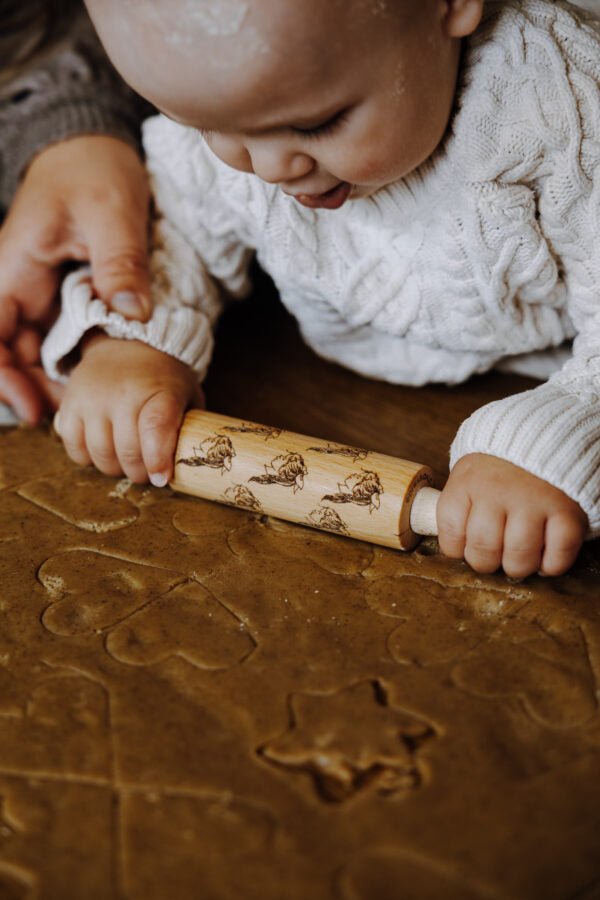 Kinder - Nudelholz mit Madicken - Motiv – Perfekt für die Weihnachtsbäckerei - Shades of Home