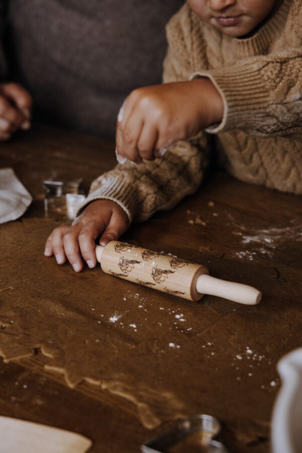 Kinder - Nudelholz mit Madicken - Motiv – Perfekt für die Weihnachtsbäckerei - Shades of Home