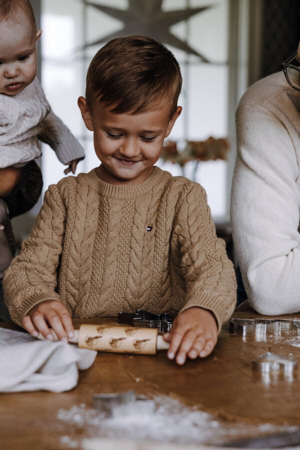 Kinder - Nudelholz mit Madicken - Motiv – Perfekt für die Weihnachtsbäckerei - Shades of Home