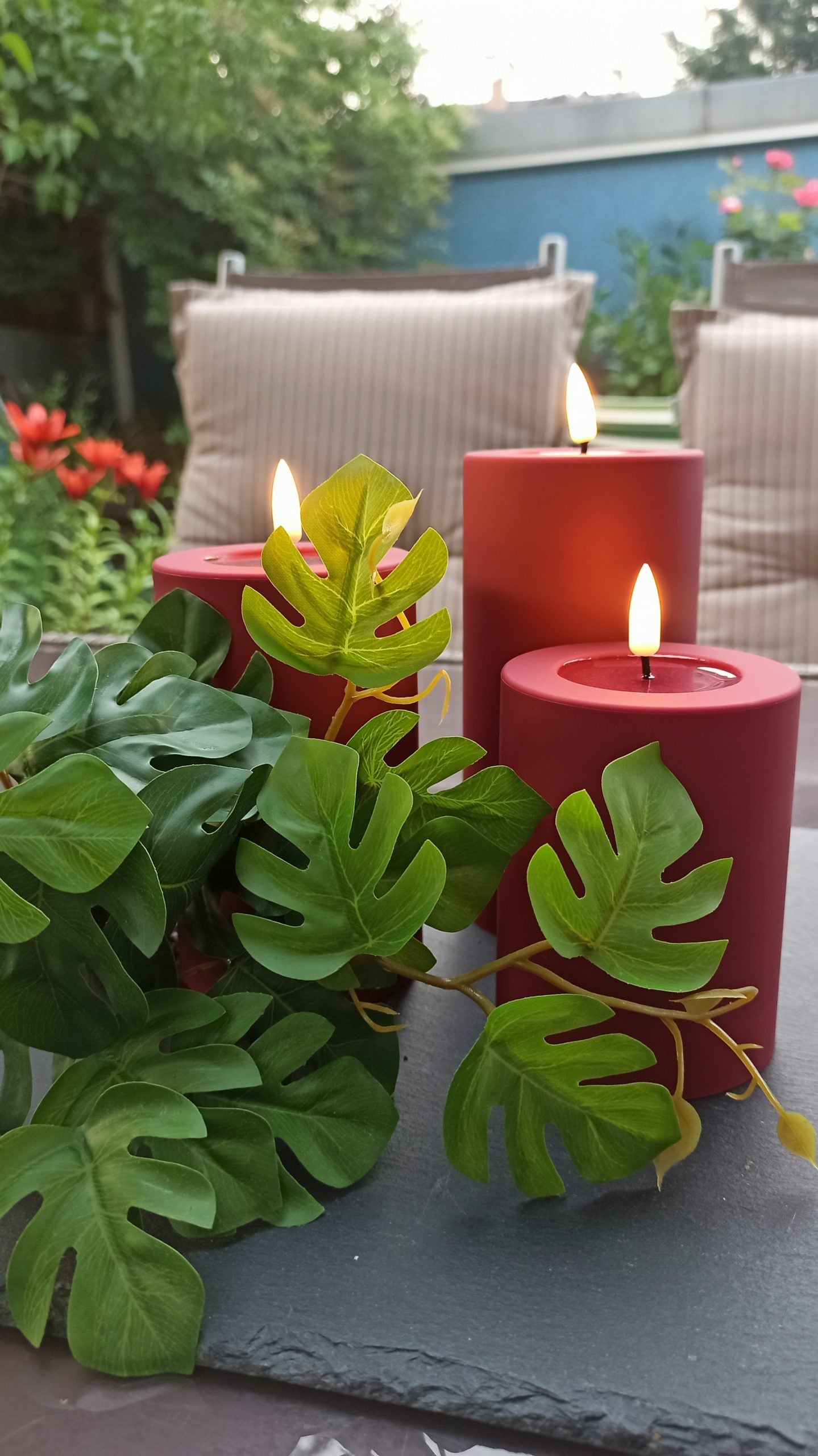 LED Stumpenkerze Real Flame Outdoor Bordeauxrot