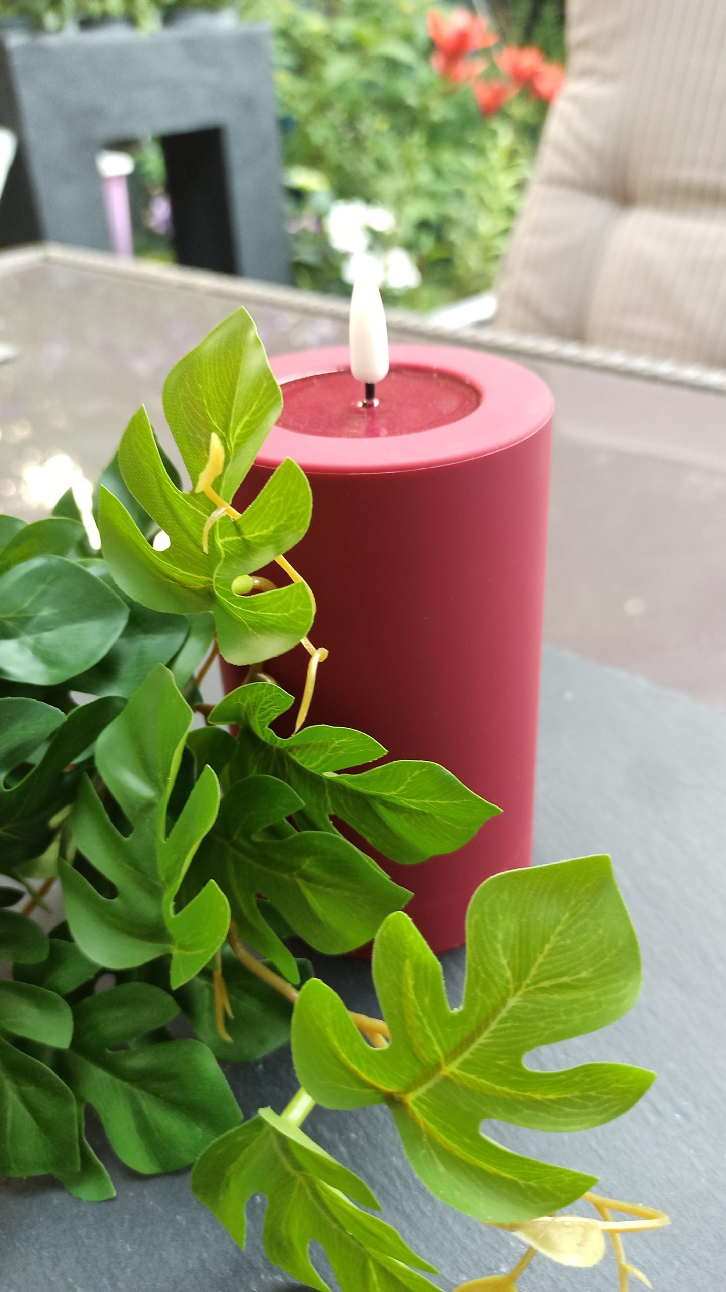 LED Stumpenkerze Real Flame Outdoor Bordeauxrot